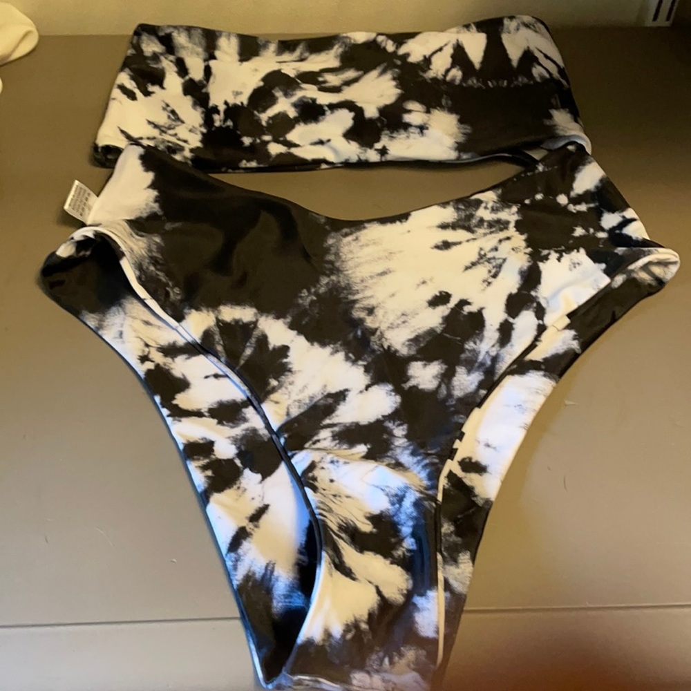 Black and white tie-dye two piece